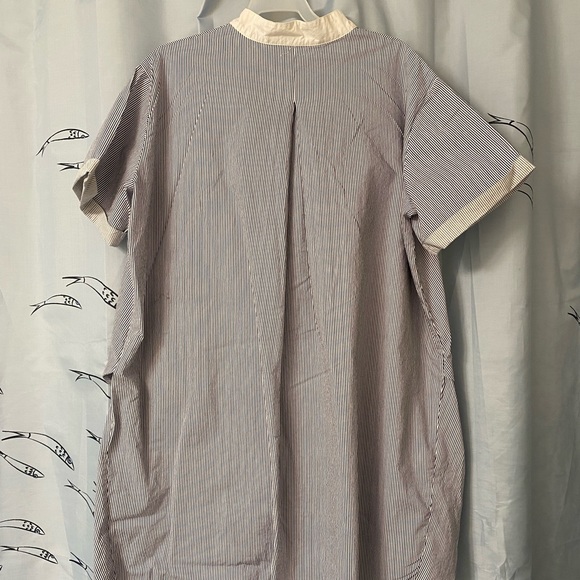 Oversized woman blouses (3 for $30) - Picture 6 of 6